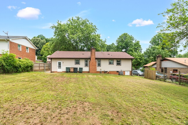 Building Photo - 3 Lord Foxley Ct