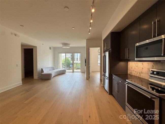 Building Photo - 4625 Piedmont Row Dr