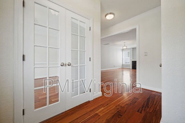 Building Photo - 810 Great Marsh Ave