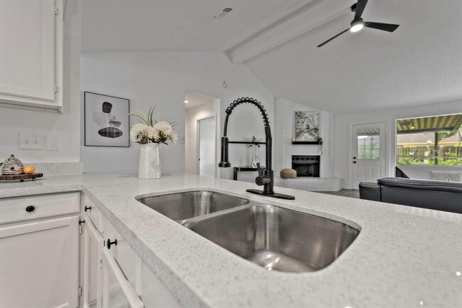Building Photo - 3247 Bolton Gardens Dr