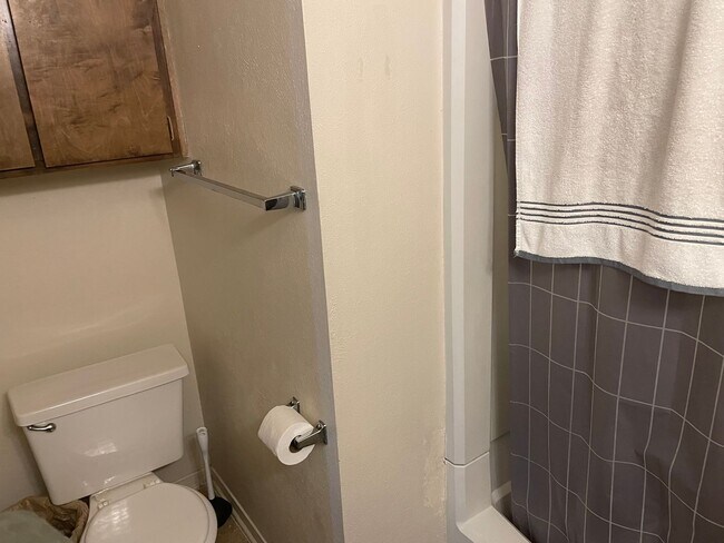 Building Photo - AVAILABLE FOR AUGUST MOVE IN!!!  Spacious ...