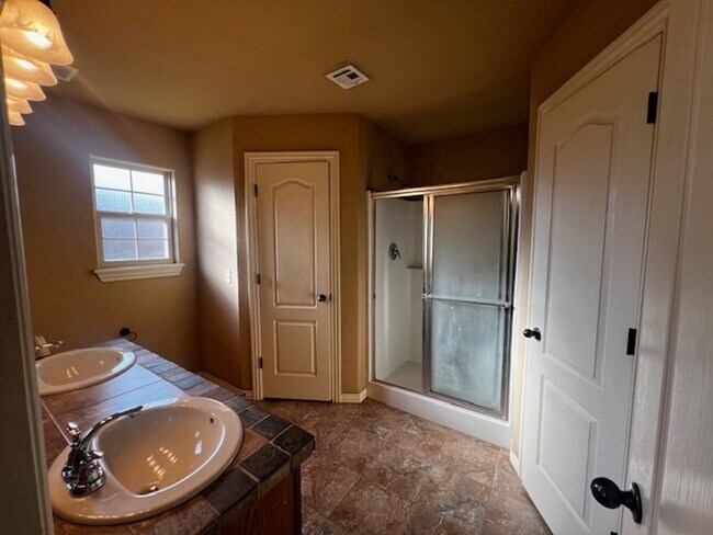 Building Photo - ** COMING SOON** Beautiful Home In Clabber Creek Subdivision. Lawn maintenance included!!