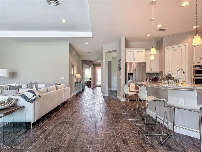 Building Photo - 4524 Tamarind Way
