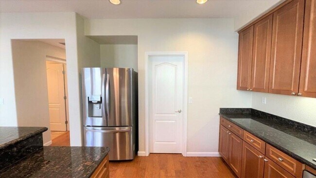 Building Photo - Concord Beautiful 4 bedroom 2.5 bathroom h...