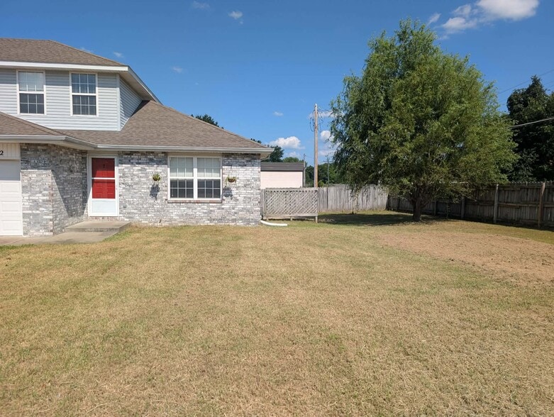 Building Photo - 1802-1804 N Laurel Hill Pl