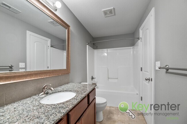 Building Photo - 2401-2403 E Coolwater St Duplex