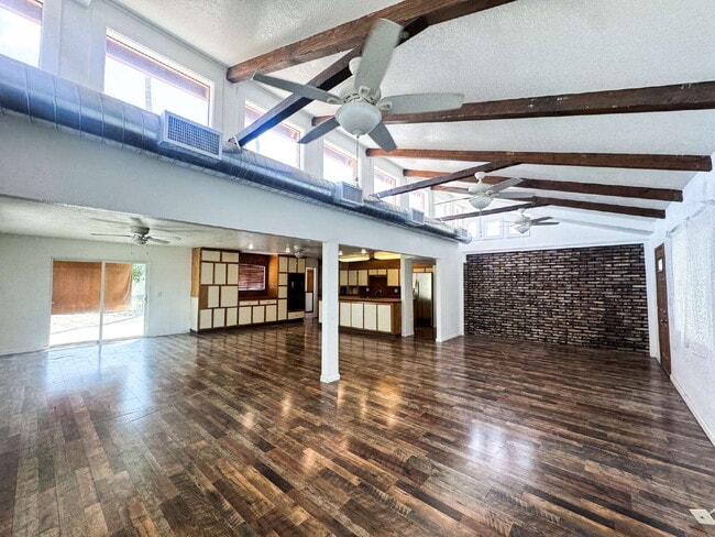 Building Photo - "Spacious 3-Bedroom Oasis in Yuma - 2,721 ...