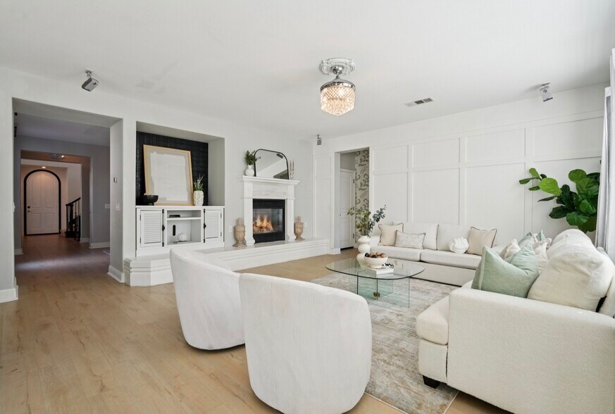 Building Photo - 2070 Katnich Ln