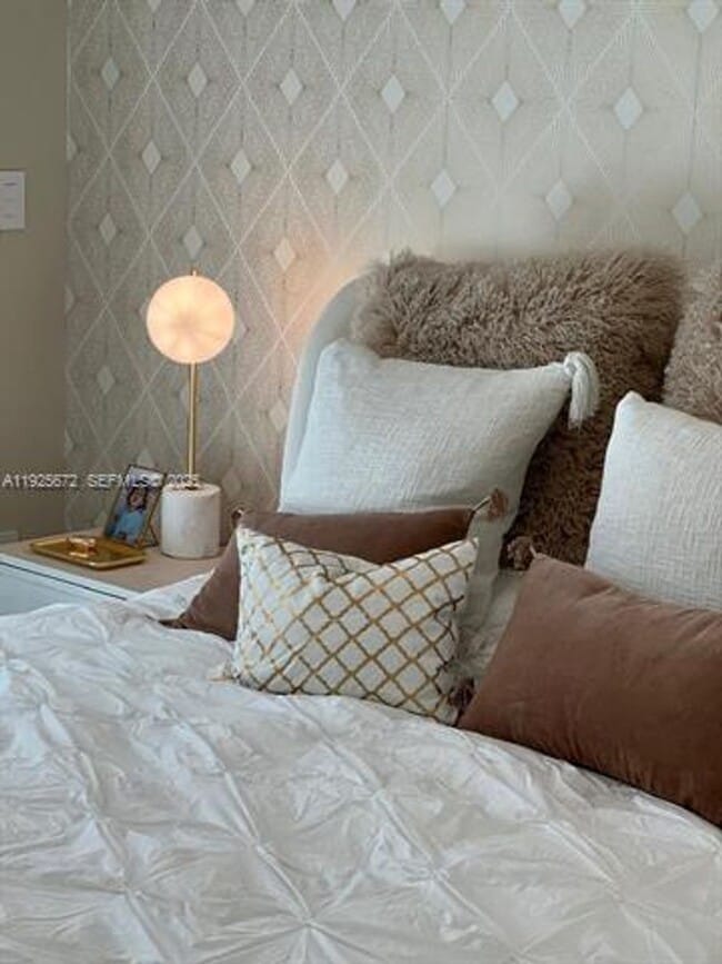 Building Photo - 31 SE 5th St