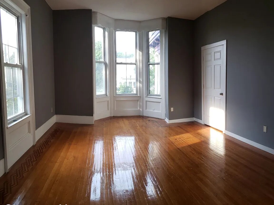 bedroom 1 - 1599 Chapel St
