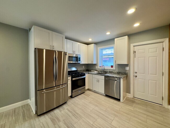 Building Photo - Charming 3 Bedroom/2.5 Bathroom Townhome in Greektown, MD!