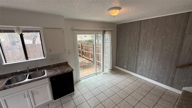 Building Photo - 9019 Sawtooth Ln