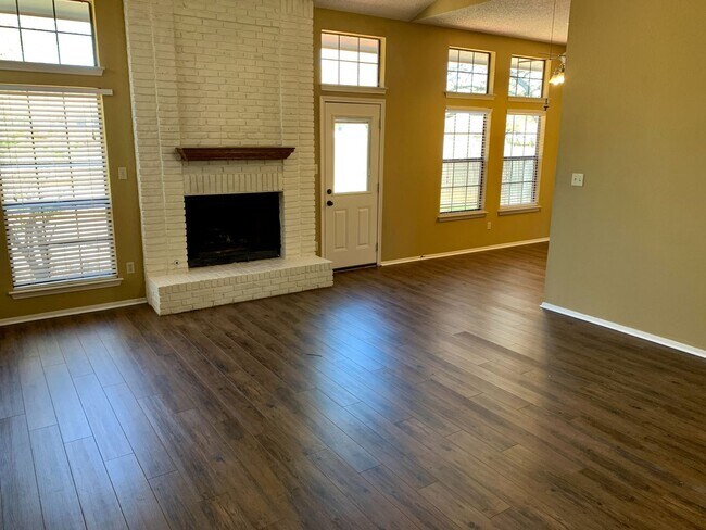 Building Photo - Modern Comfort Meets Classic Charm in This...