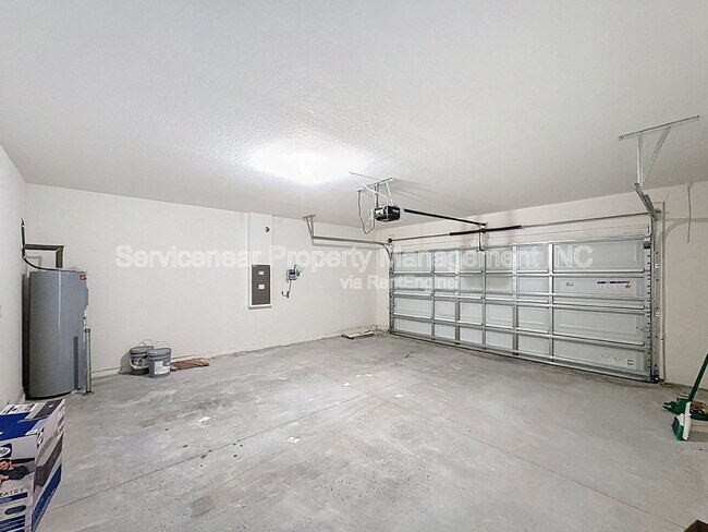 Building Photo - 5675 Castle Cary Row