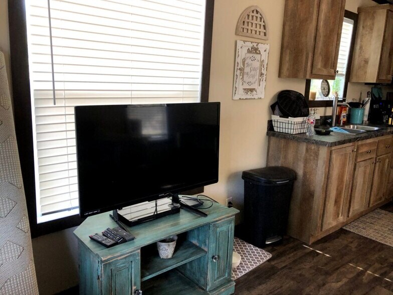 Building Photo - 1183 Lavaca