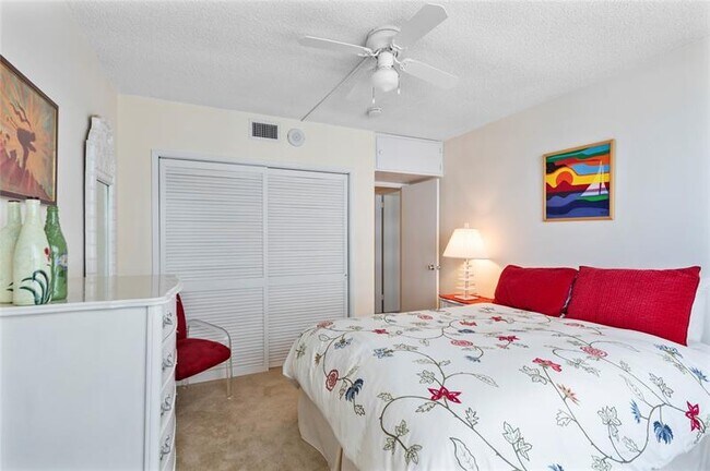 Building Photo - 4010 Galt Ocean Dr
