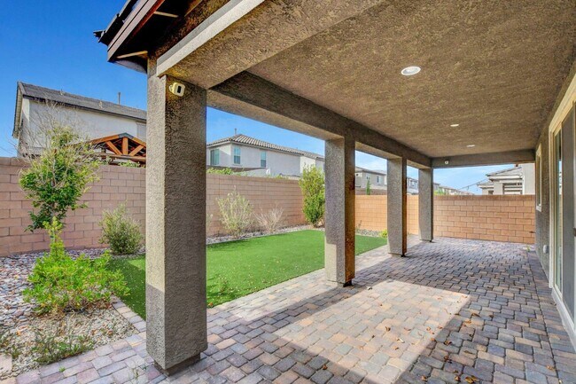 Building Photo - Beautifully Upgraded 4 Bedroom, Two Story ...