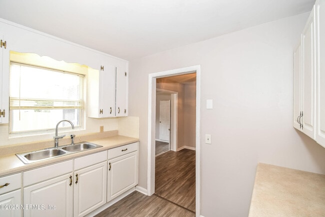 Building Photo - 7603 Quitina Dr
