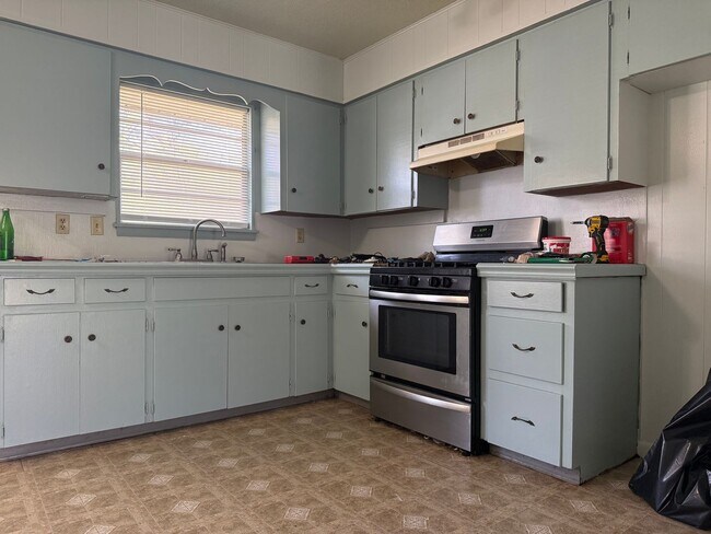 Building Photo - 7910 Mustang Dr