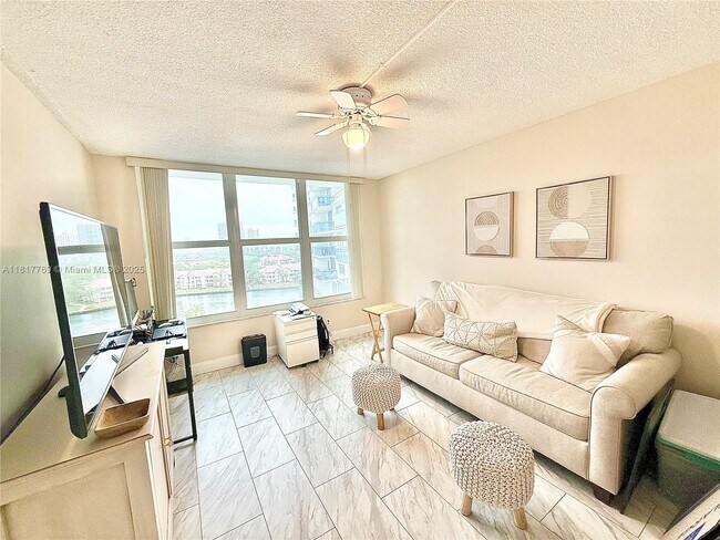 Building Photo - 3800 S Ocean Dr