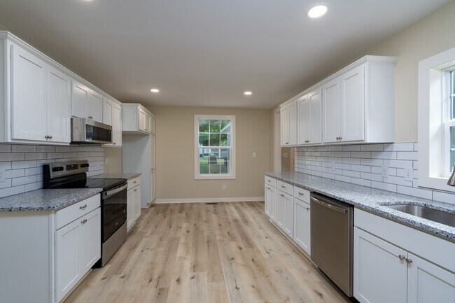 Building Photo - 185 Garden Ln