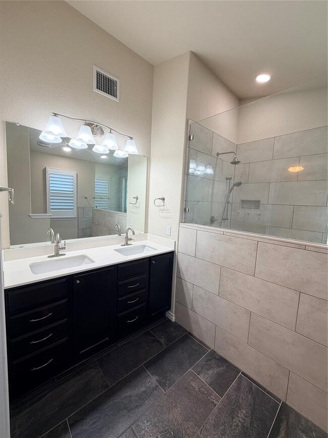 Building Photo - 1313 Fawn Lily Dr