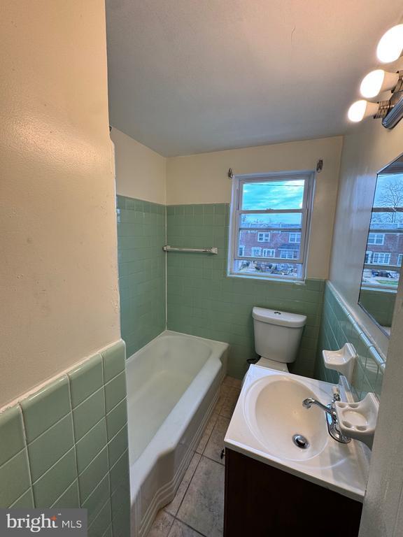 Building Photo - 7972 Forrest Ave