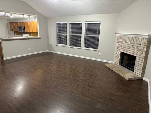 Building Photo - 9328 Goldenview Dr