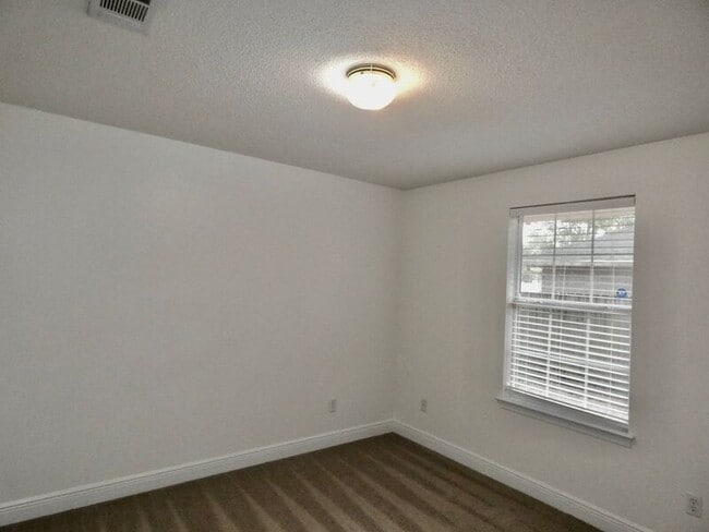 Building Photo - 7945 Amethyst Dr