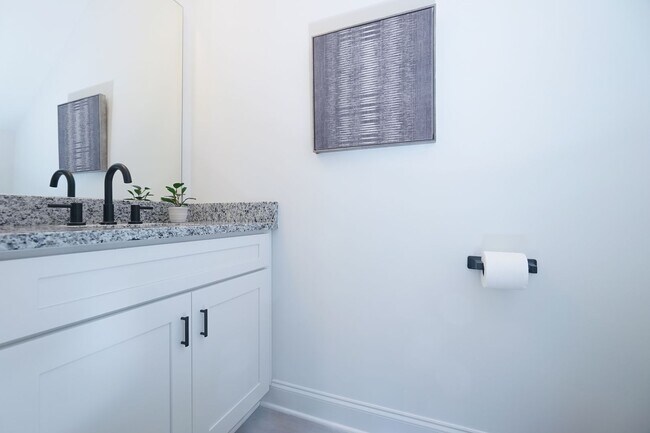 Building Photo - Brand new Duet Style Townhome in Charlotte!