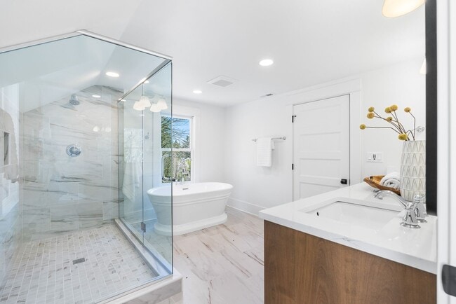 Building Photo - Freshly Remodeled Stunner Perched on the H...
