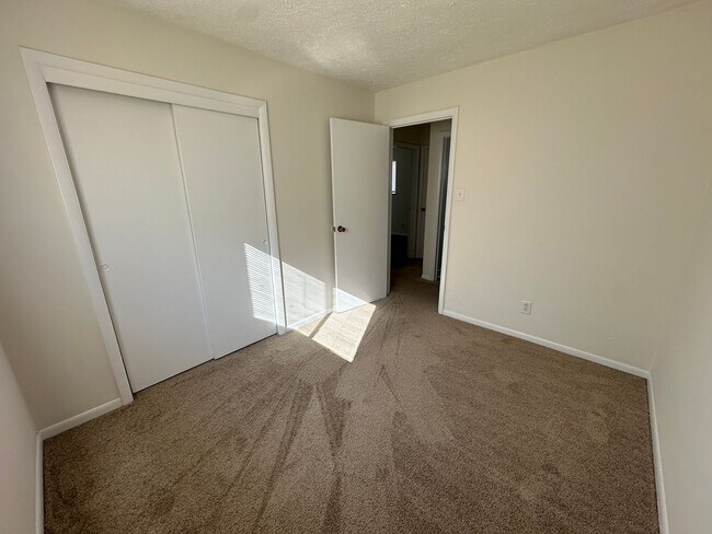 Building Photo - 4155 N Kitley Ave