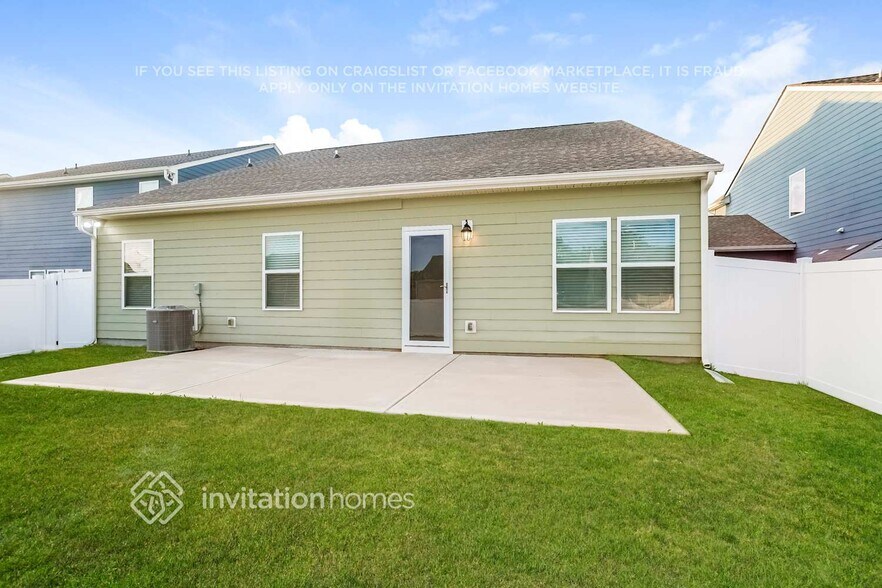 Building Photo - 4902 Staffordshire Ln