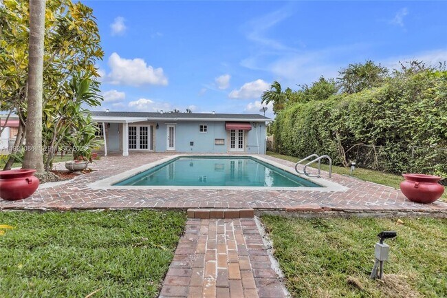 Building Photo - 9400 SW 193rd Dr