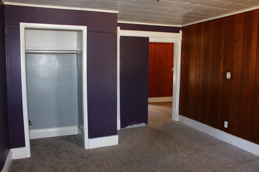 Bedroom 1 - 180 Martin St