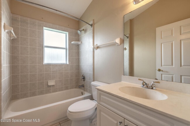 Building Photo - 1442 Areca Palm Dr