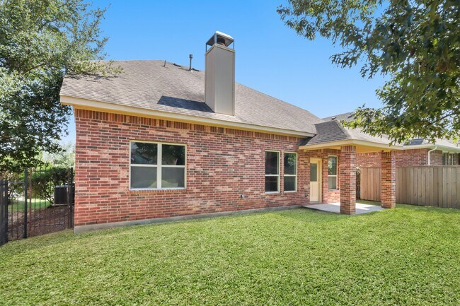 Building Photo - 71 Black Swan Pl