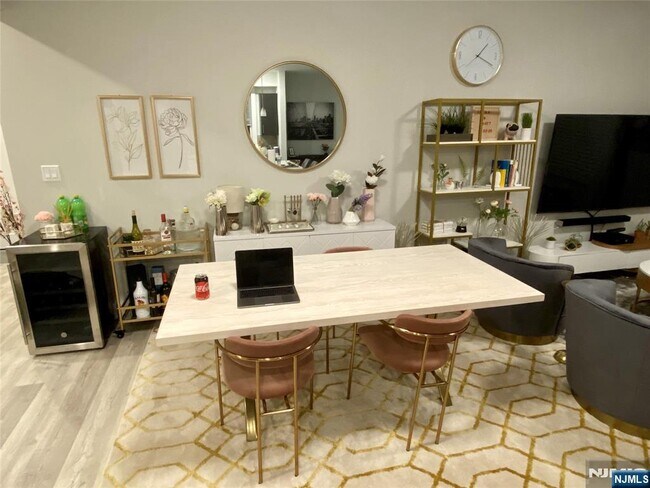 Building Photo - 237 Lincoln Ave