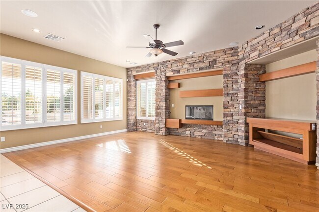 Building Photo - 9805 Queen Charlotte Dr