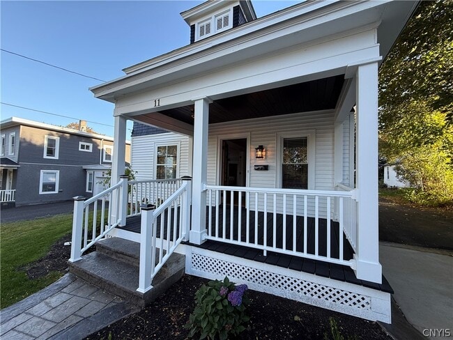 Building Photo - 11 Sanger Ave