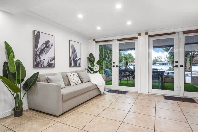 Building Photo - 19720 NE 26th Ave