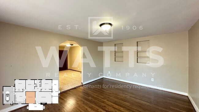 Building Photo - 3 Bedroom Home w/Lots of Space in Forestda...