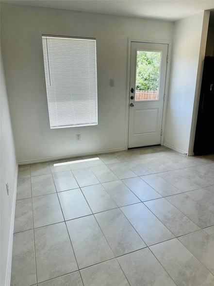 Building Photo - 1275 Eclipse Ln