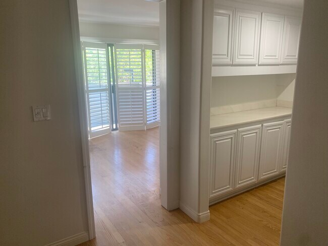 Building Photo - 27 Lafayette Ct