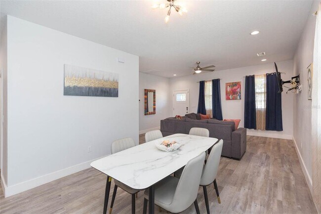 Building Photo - 2013 E Waters Ave