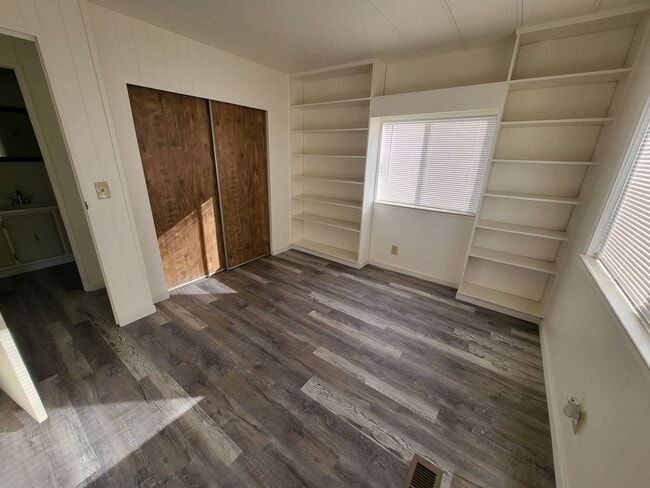 Building Photo - 2405 Kit Sierra Way