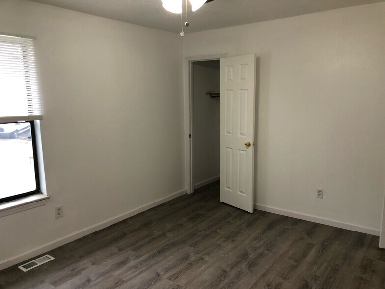 Building Photo - 5206 Chippendale Ln