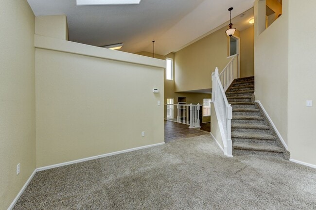 Building Photo - Beautifully Updated 3-Bed Home in Arapahoe...