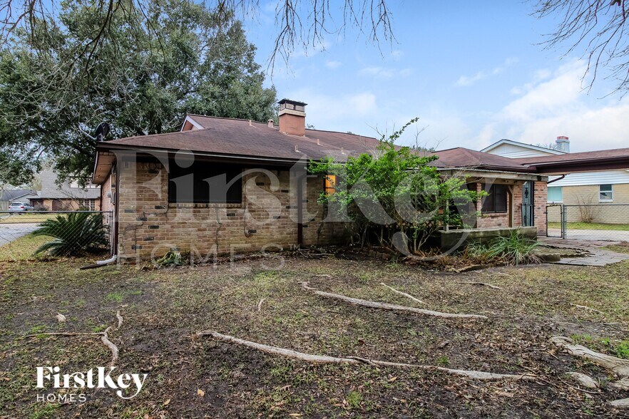 Building Photo - 353 Dawn Hill Dr
