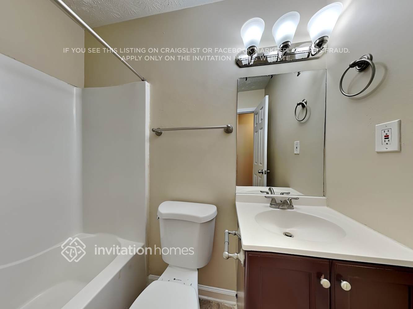 Building Photo - 5615 Princeton Oaks Dr